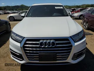 2018 Audi Q7 Premium Plus with VIN WA1LAAF77JD044442, listed as a Copart auction lot 52524565 with 88,041 mi miles and Salvage title. Bid and sale history available at DreamBid. Image 5.
