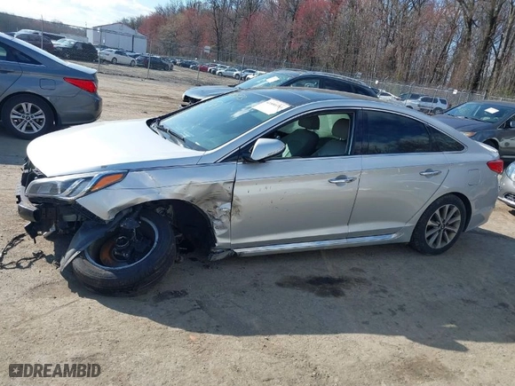2016 Hyundai Sonata 2.4L Sport with VIN 5NPE34AF7GH431391, listed as a IAAI auction lot 41880383 with 123,546 mi miles. Bid and sale history available at carsss.com. Image 15.
