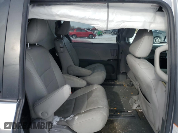 2018 Toyota Sienna XLE Auto Access Seat with VIN 5TDYZ3DC3JS904227, listed as a Copart auction lot 45050625 with Not Provided miles and Salvage Title. Bid and sale history available at DreamBid. Image 11.