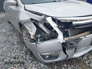 2015 Nissan Altima 2.5 SV with VIN 1N4AL3AP5FC267088, listed as a IAAI auction lot 41914200 with 154,518 mi miles. Bid and sale history available at carsss.com. Image 6.