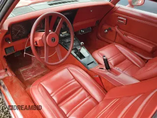 1978 Chevrolet Corvette z VIN 1Z87L8S437007, wystawiony jako Copart lot #72957804 z przebiegiem 84 491 mil mil oraz Czysty tytuł • Clean title. Historia ofert i sprzedaży dostępna na DreamBid. Obrazek 8.