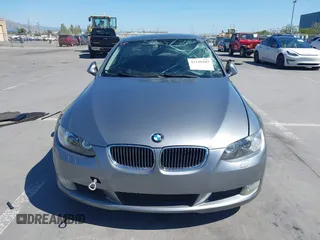 2008 BMW 3 Series 328i с VIN WBAWV135X8P120512, выставлен на аукционе IAAI как лот 42239103 с пробегом 45 613 миль миль и . История ставок и продаж доступна на DreamBid. Изображение 12.