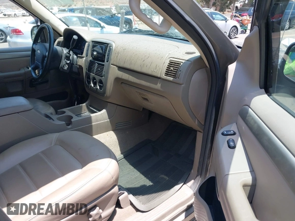 2004 Ford Explorer XLT с VIN 1FMZU63K24ZA15690, выставлен на аукционе IAAI как лот 42583046 с пробегом 57 627 миль миль и . История ставок и продаж доступна на DreamBid. Изображение 5.