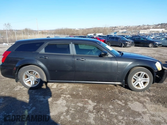 2005 Dodge Magnum RT with VIN 2D4GV58235H682753, listed as a IAAI auction lot 41814817 with 100,246 mi miles. Bid and sale history available at carsss.com. Image 13.