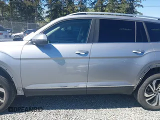2023 Volkswagen Atlas SEL z VIN 1V2BR2CA9PC534703, wystawiony jako IAAI lot #42033612 z przebiegiem 22 886 mil mil oraz . Historia ofert i sprzedaży dostępna na DreamBid. Obrazek 15.