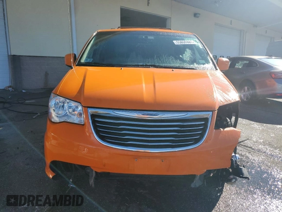 2015 Chrysler Town & Country Touring with VIN 2C4RC1BG0FR720704, listed as a Copart auction lot 55665444 with 163,385 mi miles and Salvage Title. Bid and sale history available at DreamBid. Image 5.