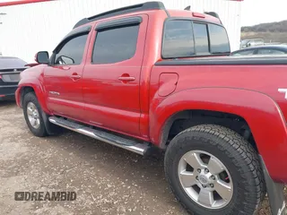 2015 Toyota Tacoma with VIN 3TMLU4EN8FM189953, listed as a IAAI auction lot 41584110 with 126,833 mi miles and . Bid and sale history available at DreamBid. Image 15.