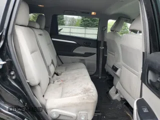 2018 Toyota Highlander LE z VIN 5TDBZRFH3JS817557, wystawiony jako Copart lot #56109035 z przebiegiem 132 053 mil mil oraz Szkoda całkowita • Salvage title. Historia ofert i sprzedaży dostępna na DreamBid. Obrazek 11.