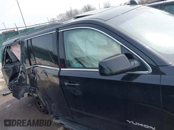 2016 GMC Yukon SLE with VIN 1GKS2AKC3GR398556, listed as a IAAI auction lot 41585972 with 130,961 mi miles. Bid and sale history available at carsss.com. Image 14.