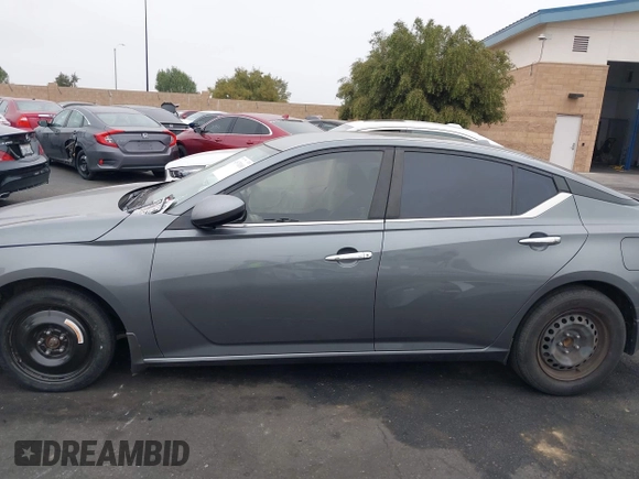 2019 Nissan Altima S with VIN 1N4BL4BV2KC136119, listed as a IAAI auction lot 41970100 with 130,908 mi miles and . Bid and sale history available at carsss.com. Image 14.