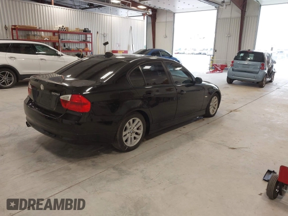 2006 BMW 3 Series 325i with VIN WBAVB13516KX42866, listed as a IAAI auction lot 42147981 with 194,693 mi miles. Bid and sale history available at carsss.com. Image 4.