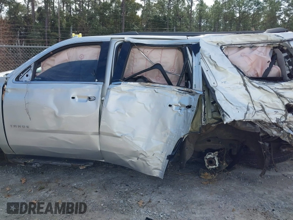 2020 Chevrolet Tahoe LT z VIN 1GNSCBKC8LR221971, wystawiony jako IAAI lot #41455932 z przebiegiem Nie podano mil oraz . Historia ofert i sprzedaży dostępna na DreamBid. Obrazek 14.