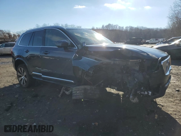 2025 Volvo XC90 with VIN YV4H60PJ6S1293316, listed as a Copart auction lot 84707614 with 924 mi miles and Salvage Title. Bid and sale history available at DreamBid. Image 4.
