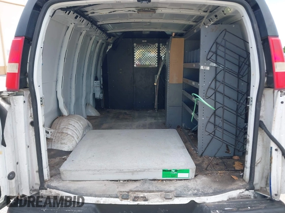 2012 Chevrolet Express Cargo z VIN 1GCSGAFX4C1176269, wystawiony jako IAAI lot #42236598 z przebiegiem 251 408 mil mil oraz . Historia ofert i sprzedaży dostępna na DreamBid. Obrazek 8.