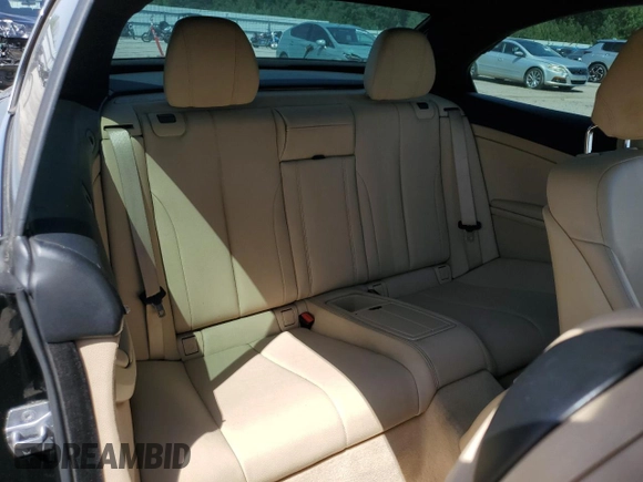 2014 BMW 4 Series 428i z VIN WBA3V5C54EP747860, wystawiony jako Copart lot #56187905 z przebiegiem 117 616 mil mil oraz Szkoda całkowita • Salvage title. Historia ofert i sprzedaży dostępna na DreamBid. Obrazek 10.