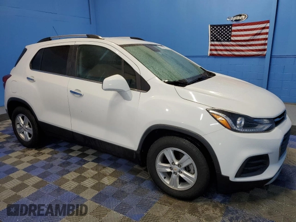2020 Chevrolet Trax LT with VIN KL7CJLSB1LB041415, listed as a Copart auction lot 48872335 with 68,265 mi miles and Non repairable. Bid and sale history available at DreamBid. Image 4.