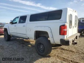 2019 GMC Sierra 2500HD Denali with VIN 1GT12SEY8KF101389, listed as a Copart auction lot 43458535 with 199,041 mi miles and Salvage Title. Bid and sale history available at carsss.com. Image 2.