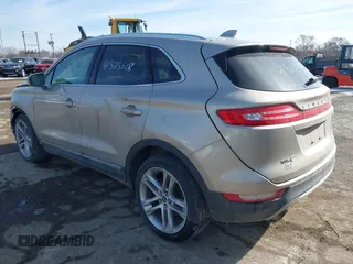 2015 Lincoln MKC z VIN 5LMCJ2A96FUJ47386, wystawiony jako IAAI lot #41525018 z przebiegiem 97 670 mil mil oraz . Historia ofert i sprzedaży dostępna na DreamBid. Obrazek 3.