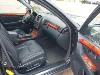 2004 Lexus LS 430 z VIN JTHBN36F540167319, wystawiony jako IAAI lot #42297432 z przebiegiem 181 904 mil mil oraz . Historia ofert i sprzedaży dostępna na DreamBid. Obrazek 5.
