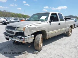 2005 Chevrolet Silverado 1500 Z71 with VIN 1GCEK19Z15Z192815, listed as a IAAI auction lot 42071205 with 352,883 mi miles. Bid and sale history available at carsss.com. Image 6.