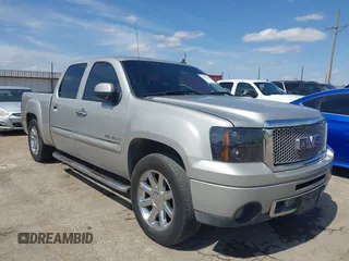 2007 GMC Sierra Denali z VIN 2GTEC638771678468, wystawiony jako IAAI lot #42375216 z przebiegiem 248 339 mil mil oraz . Historia ofert i sprzedaży dostępna na DreamBid. Obrazek 1.