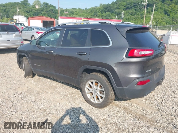 2016 Jeep Cherokee Altitude with VIN 1C4PJMCB0GW262916, listed as a IAAI auction lot 42392735 with 29,162 mi miles and . Bid and sale history available at DreamBid. Image 3.