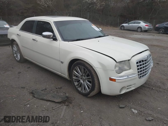 2006 Chrysler 300 C with VIN 2C3LA63H06H189644, listed as a IAAI auction lot 41718103 with 290,418 mi miles. Bid and sale history available at carsss.com. Image 1.