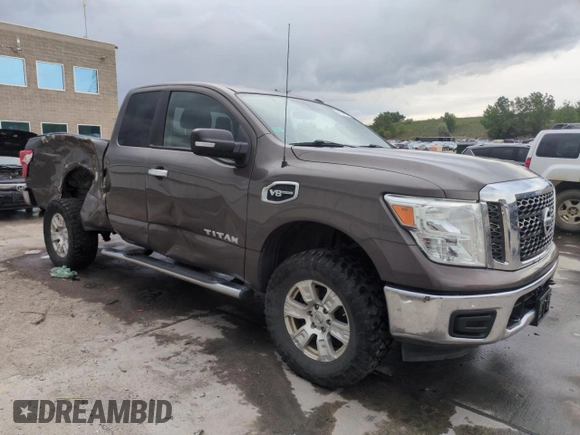 2017 Nissan Titan S z VIN 1N6AA1CJ2HN553031, wystawiony jako Copart lot #59764065 z przebiegiem 148 012 mil mil oraz Szkoda całkowita • Salvage title. Historia ofert i sprzedaży dostępna na DreamBid. Obrazek 4.