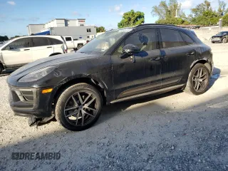 2022 Porsche Macan with VIN WP1AA2A5XNLB00621, listed as a Copart auction lot 45482235 with Not Provided miles and Salvage Title. Bid and sale history available at carsss.com. Image 1.