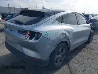 2022 Ford Mustang Mach-E Select z VIN 3FMTK1SSXNMA14614, wystawiony jako IAAI lot #42235651 z przebiegiem 45 998 mil mil oraz . Historia ofert i sprzedaży dostępna na DreamBid. Obrazek 4.