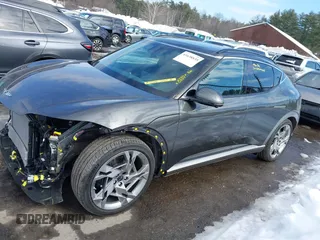 2024 Genesis GV60 z VIN KMUKEDSBXRU023868, wystawiony jako IAAI lot #41638835 z przebiegiem 2 698 mil mil oraz . Historia ofert i sprzedaży dostępna na DreamBid. Obrazek 15.