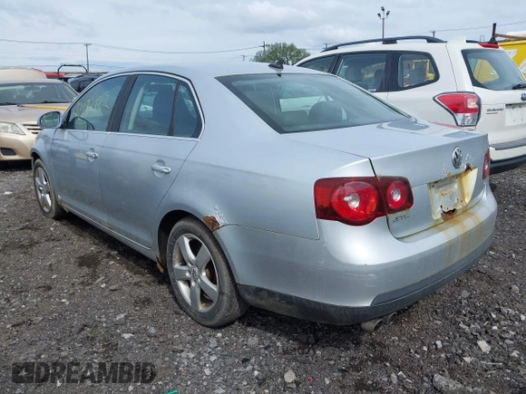 2008 Volkswagen Jetta SE with VIN 3VWRZ71K48M030372, listed as a IAAI auction lot 42182122 with 183,417 mi miles and . Bid and sale history available at DreamBid. Image 3.
