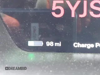 2017 Tesla Model S 100D z VIN 5YJSA1E27HF208282, wystawiony jako IAAI lot #41362736 z przebiegiem 173 162 mil mil oraz . Historia ofert i sprzedaży dostępna na DreamBid. Obrazek 17.