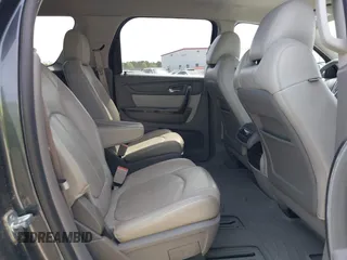 2013 GMC Acadia SLT with VIN 1GKKRRKD8DJ213270, listed as a IAAI auction lot 41942309 with 141,807 mi miles. Bid and sale history available at carsss.com. Image 8.