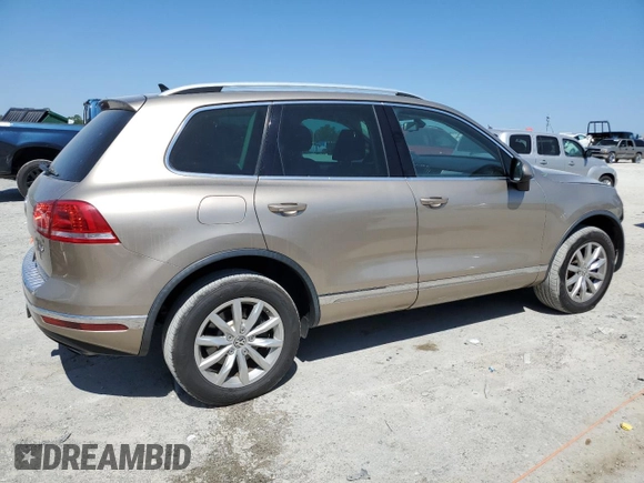 2016 Volkswagen Touareg Sport with VIN WVGEF9BP1GD006147, listed as a Copart auction lot 53247765 with 7,842 mi miles and Salvage Title. Bid and sale history available at DreamBid. Image 3.