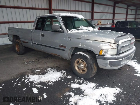 2000 Dodge 2500 z VIN 1B7KC2361YJ127325, wystawiony jako IAAI lot #41981547 z przebiegiem 165 410 mil mil oraz . Historia ofert i sprzedaży dostępna na DreamBid. Obrazek 1.