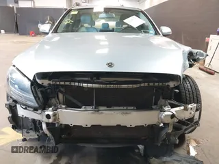 2018 Mercedes-Benz C 300 с VIN 55SWF4KB1JU249956, выставлен на аукционе IAAI как лот 42105746 с пробегом 45 739 миль миль и . История ставок и продаж доступна на DreamBid. Изображение 6.