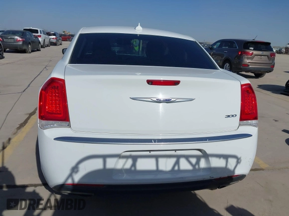2019 Chrysler 300 Touring with VIN 2C3CCAAG0KH505545, listed as a IAAI auction lot 41679928 with 68,643 mi miles. Bid and sale history available at carsss.com. Image 17.
