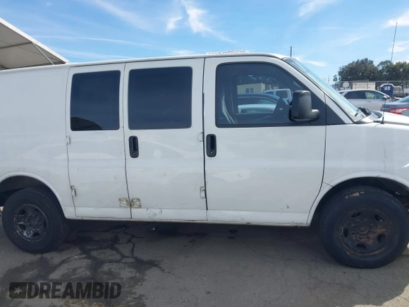2007 GMC Savana Cargo with VIN 1GTGG25VX71150759, listed as a IAAI auction lot 41657033 with 237,546 mi miles. Bid and sale history available at carsss.com. Image 12.