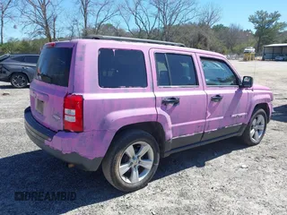 2014 Jeep Patriot Latitude with VIN 1C4NJPFBXED737646, listed as a IAAI auction lot 41832412 with 130,000 mi miles and . Bid and sale history available at carsss.com. Image 4.