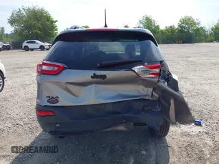 2017 Jeep Cherokee Sport с VIN 1C4PJMAB2HW587863, выставлен на аукционе IAAI как лот 42463642 с пробегом 107 108 миль миль и . История ставок и продаж доступна на DreamBid. Изображение 16.