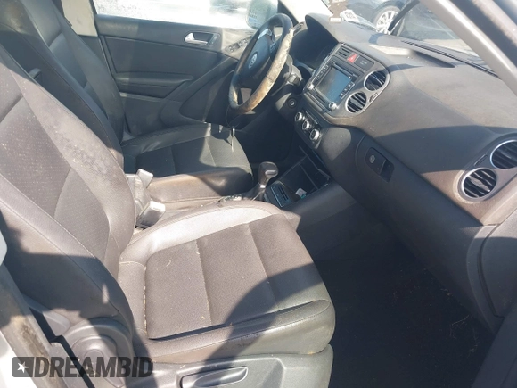 2010 Volkswagen Tiguan S z VIN WVGAV7AX5AW001651, wystawiony jako IAAI lot #42665765 z przebiegiem Nie podano mil oraz . Historia ofert i sprzedaży dostępna na DreamBid. Obrazek 5.