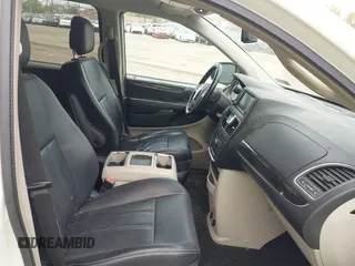 2013 Chrysler Town & Country Touring with VIN 2C4RC1BG2DR632444, listed as a IAAI auction lot 41989048 with 99,668 mi miles. Bid and sale history available at carsss.com. Image 5.