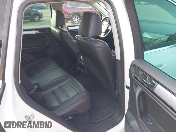 2013 Volkswagen Touareg Exec с VIN WVGEF9BP0DD006992, выставлен на аукционе IAAI как лот 41800140 с пробегом 177 299 миль миль и . История ставок и продаж доступна на DreamBid. Изображение 8.