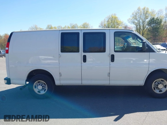 2018 Chevrolet Express Cargo with VIN 1GCWGAFGXJ1905387, listed as a IAAI auction lot 42127421 with 162,942 mi miles and . Bid and sale history available at DreamBid. Image 13.