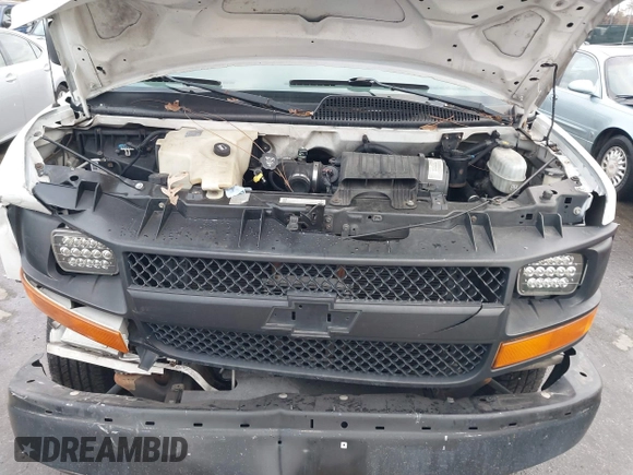 2003 Chevrolet Express Cargo with VIN 1GCGG25U431160656, listed as a IAAI auction lot 40876526 with 438,231 mi miles and . Bid and sale history available at DreamBid. Image 10.
