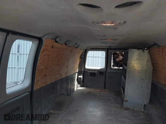 2013 Ford Econoline Passenger XL z VIN 1FBSS3BL5DDA63092, wystawiony jako IAAI lot #42738426 z przebiegiem 524 984 mil mil oraz . Historia ofert i sprzedaży dostępna na DreamBid. Obrazek 8.