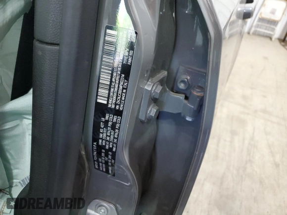 2021 Jeep Renegade Latitude z VIN ZACNJCBB5MPM22314, wystawiony jako Copart lot #52148495 z przebiegiem Nie podano mil oraz Szkoda całkowita • Salvage title. Historia ofert i sprzedaży dostępna na DreamBid. Obrazek 13.