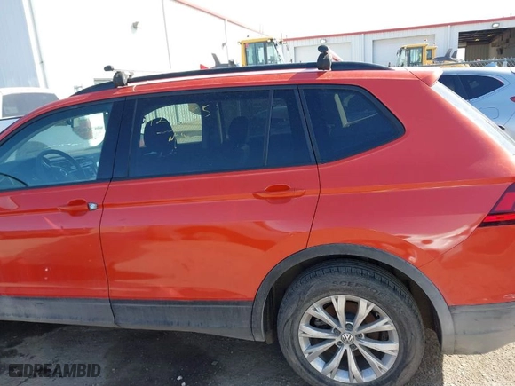 2019 Volkswagen Tiguan S with VIN 3VV1B7AX8KM113120, listed as a IAAI auction lot 41789099 with 124,355 mi miles. Bid and sale history available at carsss.com. Image 14.