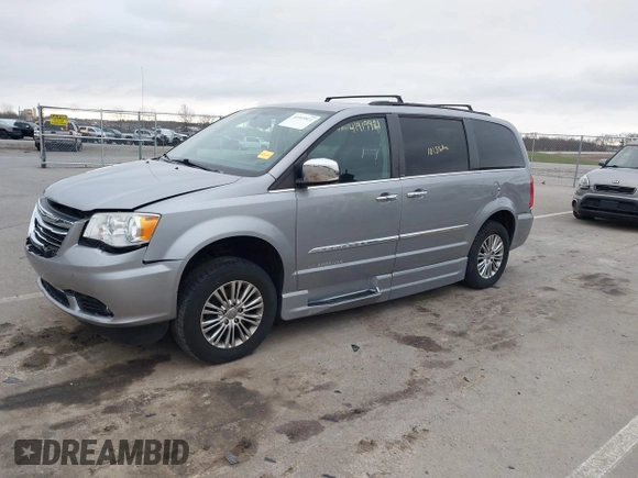 2013 Chrysler Town & Country Touring-L with VIN 2C4RC1CG0DR684329, listed as a IAAI auction lot 41919921 with 101,868 mi miles. Bid and sale history available at carsss.com. Image 2.